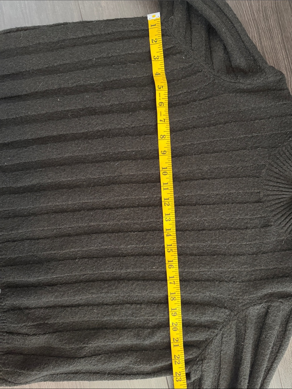 Vero Moda - Classic Black Ribbed Crewneck Sweater with Balloon Sleeve - Picture 5 of 7